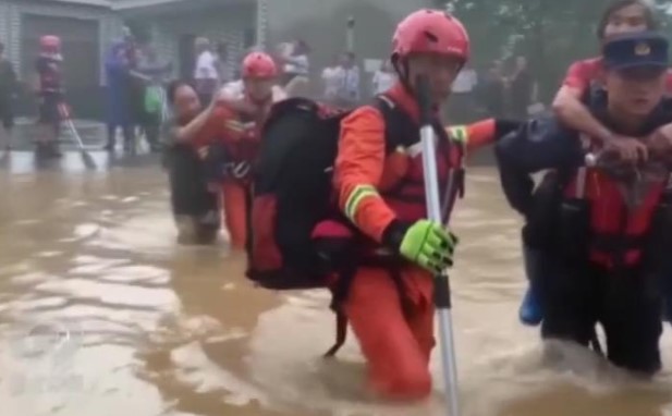 警惕!中国气象局连发三个预警  多维激光祈祷平安